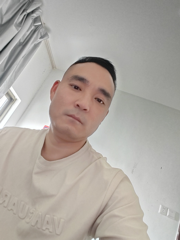 小锋的第一张照片--河南中老年相亲网